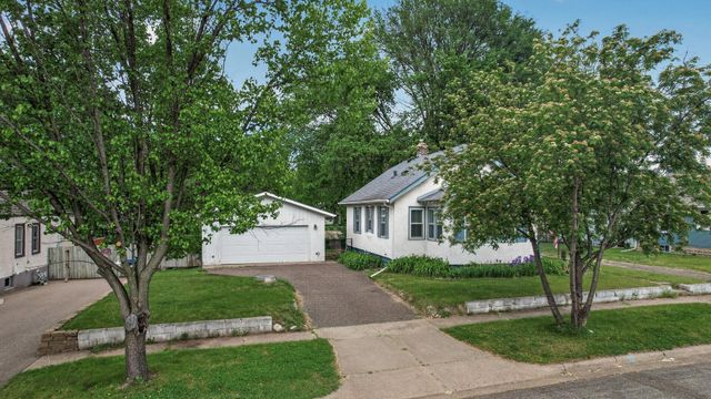 2719 16th Avenue E, North Saint Paul, MN 55109