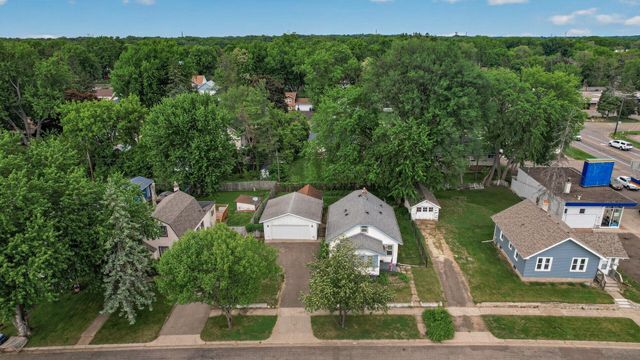 2719 16th Avenue E, North Saint Paul, MN 55109