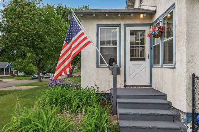2719 16th Avenue E, North Saint Paul, MN 55109