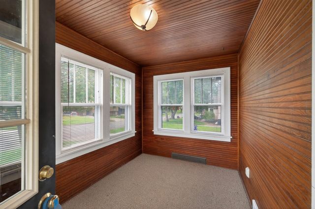 2719 16th Avenue E, North Saint Paul, MN 55109