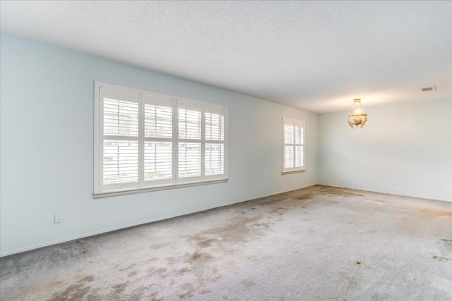 1706 Stagecoach Drive, Pantego, TX 76013