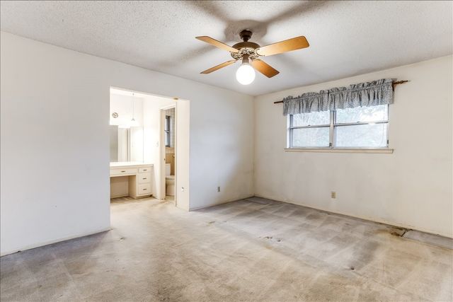 1706 Stagecoach Drive, Pantego, TX 76013