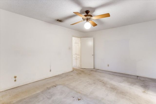 1706 Stagecoach Drive, Pantego, TX 76013