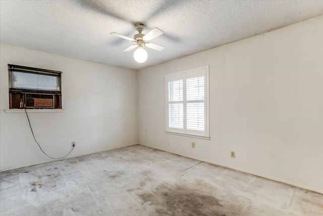 1706 Stagecoach Drive, Pantego, TX 76013