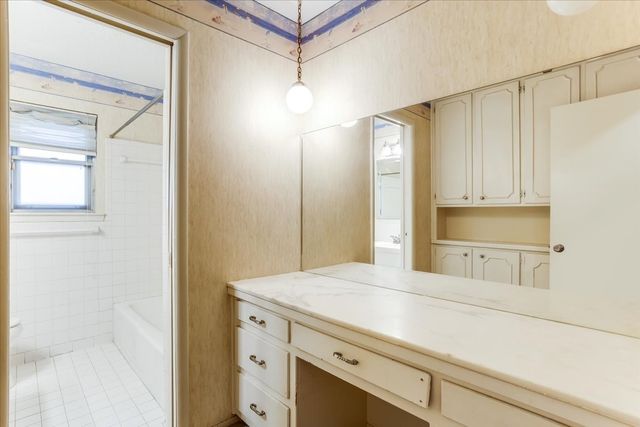1706 Stagecoach Drive, Pantego, TX 76013