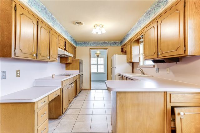 1706 Stagecoach Drive, Pantego, TX 76013