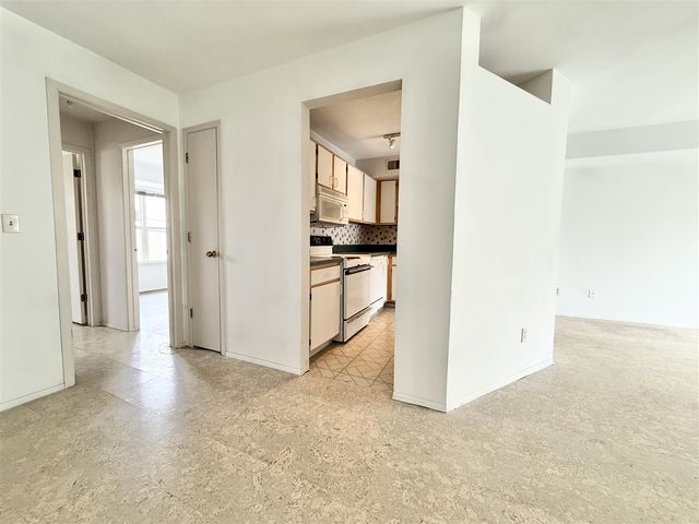 2203 S Huron Parkway 4, Ann Arbor, MI 48104
