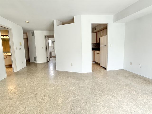 2203 S Huron Parkway 4, Ann Arbor, MI 48104