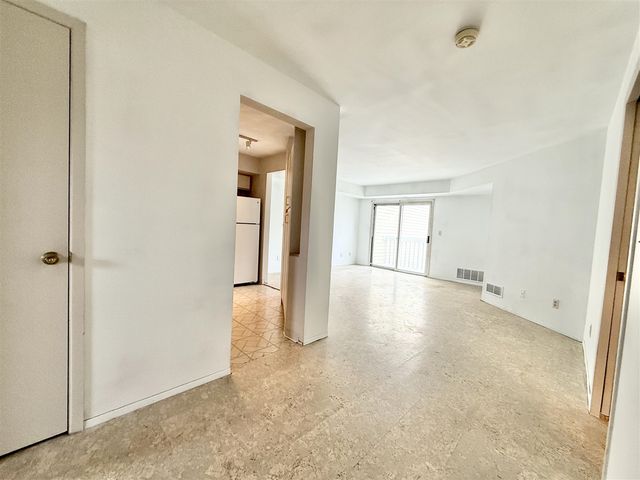 2203 S Huron Parkway 4, Ann Arbor, MI 48104