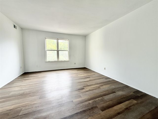 2203 S Huron Parkway 4, Ann Arbor, MI 48104
