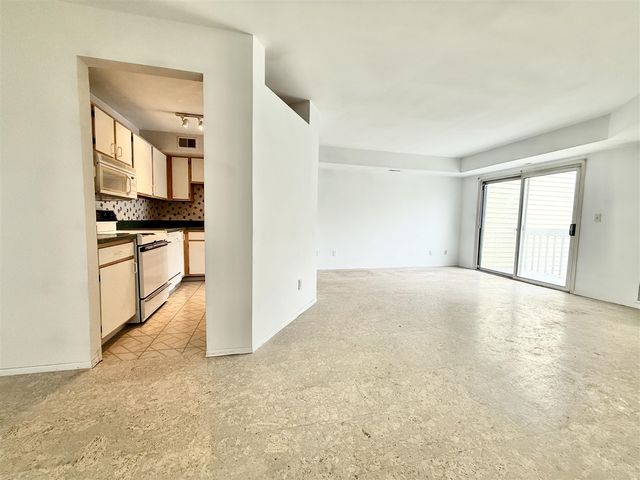 2203 S Huron Parkway 4, Ann Arbor, MI 48104