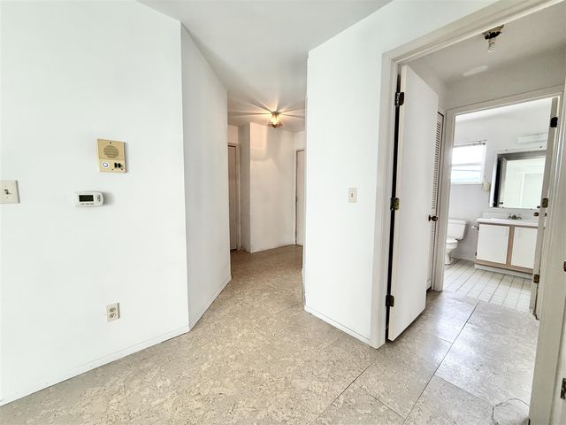2203 S Huron Parkway 4, Ann Arbor, MI 48104