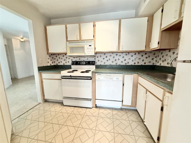 2203 S Huron Parkway 4, Ann Arbor, MI 48104