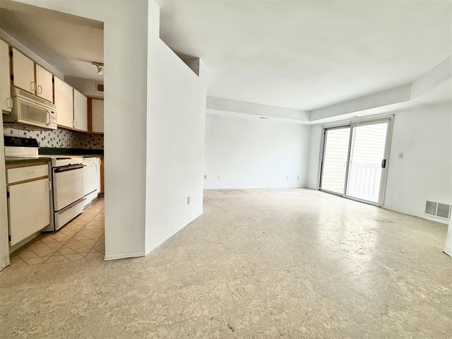 2203 S Huron Parkway 4, Ann Arbor, MI 48104