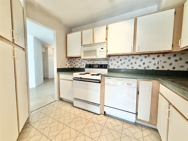 2203 S Huron Parkway 4, Ann Arbor, MI 48104
