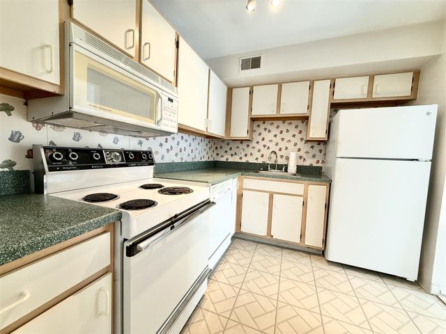 2203 S Huron Parkway 4, Ann Arbor, MI 48104