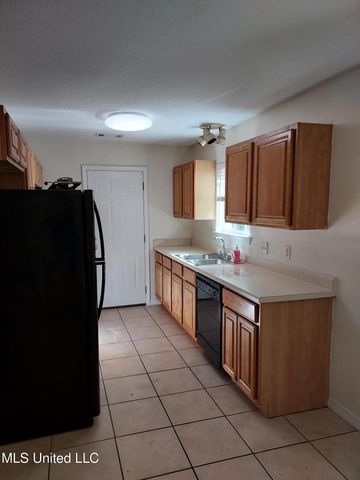 1009 Magnolia Street, Ocean Springs, MS 39564