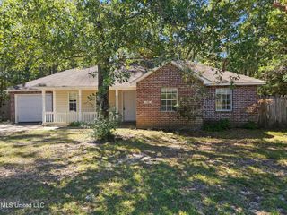 1009 Magnolia Street, Ocean Springs, MS 39564