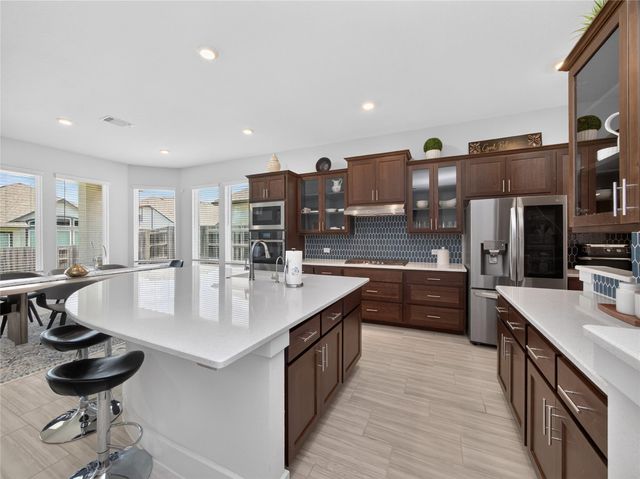 595 Wild Pecan LOOP, Buda, TX 78610