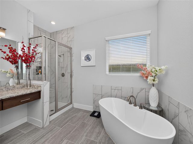 595 Wild Pecan LOOP, Buda, TX 78610