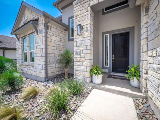 595 Wild Pecan LOOP, Buda, TX 78610