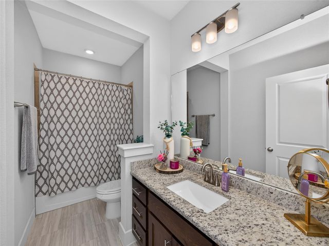 595 Wild Pecan LOOP, Buda, TX 78610