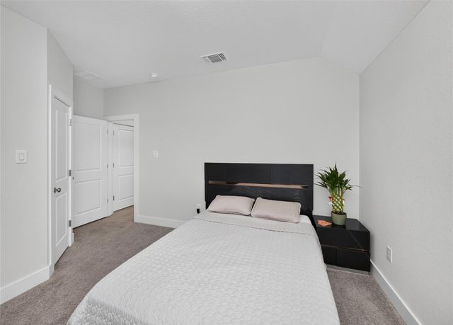 595 Wild Pecan LOOP, Buda, TX 78610
