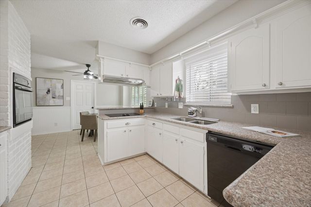 5422 Golf Drive, Houston, TX 77091