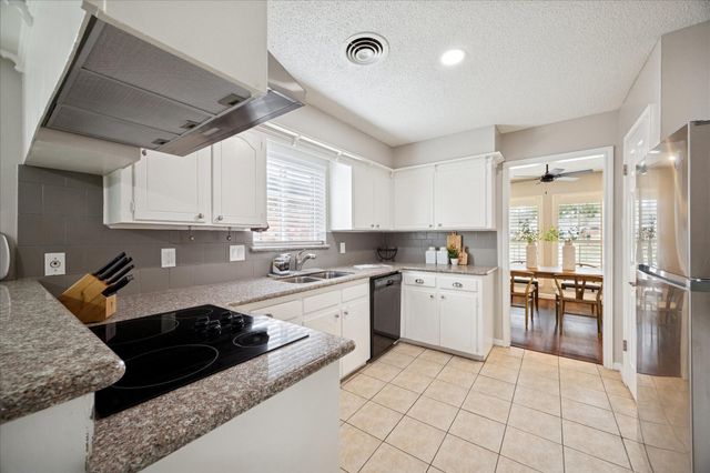 5422 Golf Drive, Houston, TX 77091