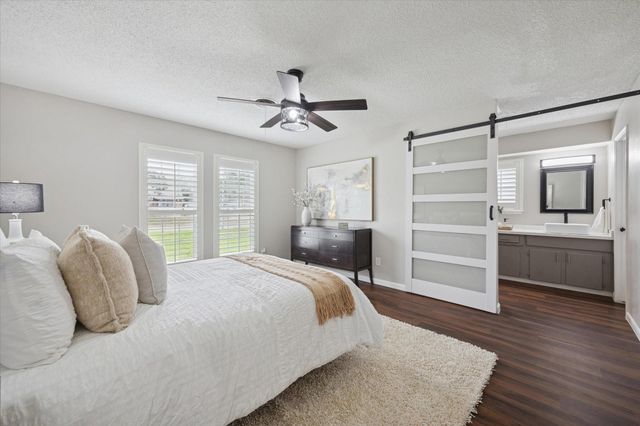 5422 Golf Drive, Houston, TX 77091