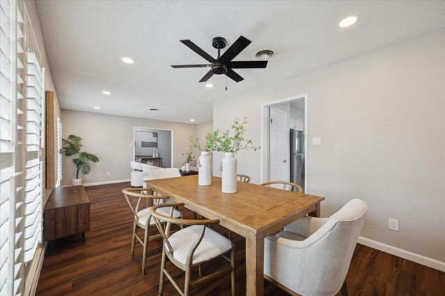 5422 Golf Drive, Houston, TX 77091