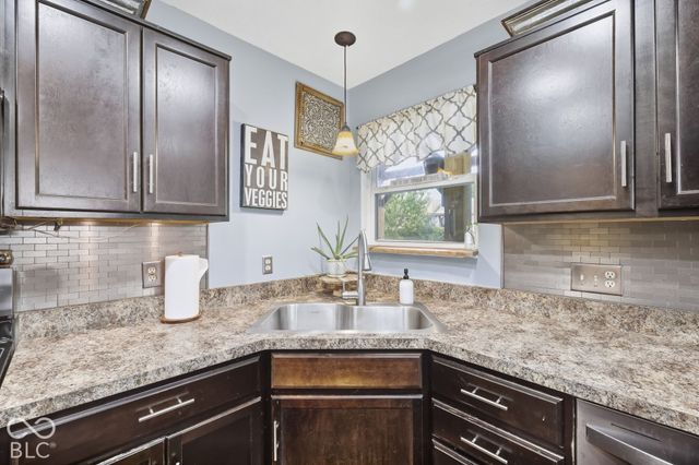 6489 Enclave Court, Greenwood, IN 46143
