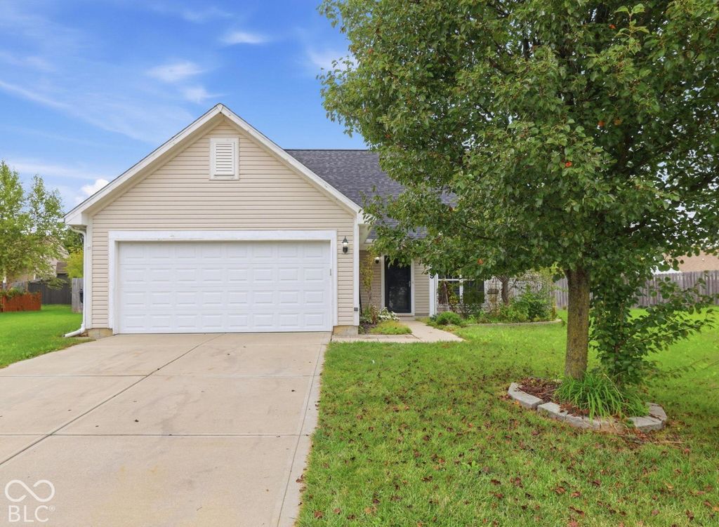 6489 Enclave Court, Greenwood, IN 46143