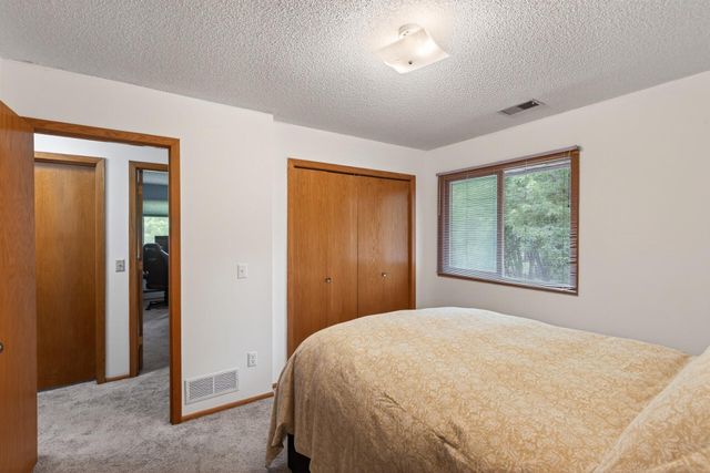 3060 109th Lane NW 8, Coon Rapids, MN 55433