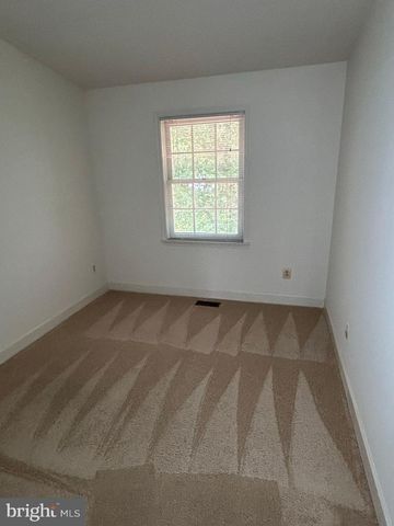 3945 VALLEY RIDGE DR, Fairfax, VA 22033
