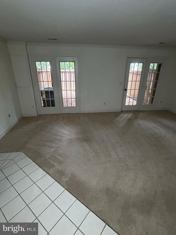 3945 VALLEY RIDGE DR, Fairfax, VA 22033