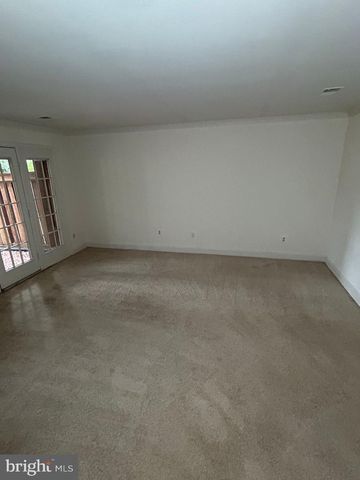 3945 VALLEY RIDGE DR, Fairfax, VA 22033