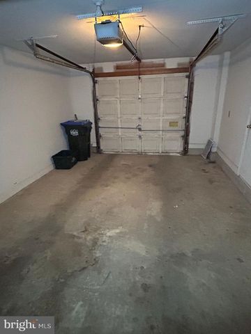 3945 VALLEY RIDGE DR, Fairfax, VA 22033