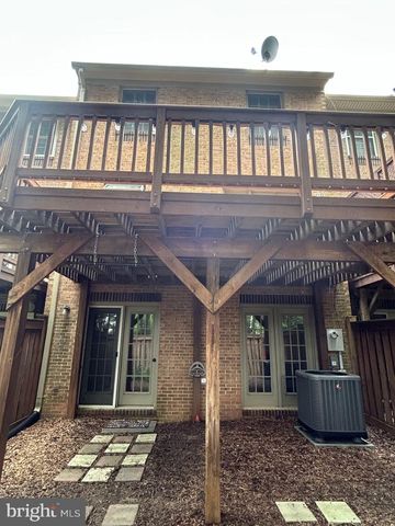 3945 VALLEY RIDGE DR, Fairfax, VA 22033