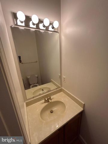 3945 VALLEY RIDGE DR, Fairfax, VA 22033