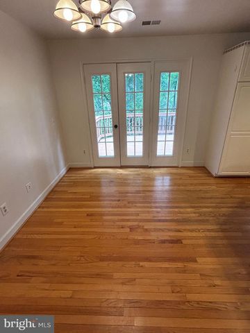 3945 VALLEY RIDGE DR, Fairfax, VA 22033