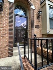 3945 VALLEY RIDGE DR, Fairfax, VA 22033