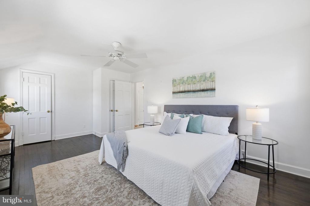 Image 20 of property listing at 9634 PARKWOOD DR, Bethesda, MD 20814