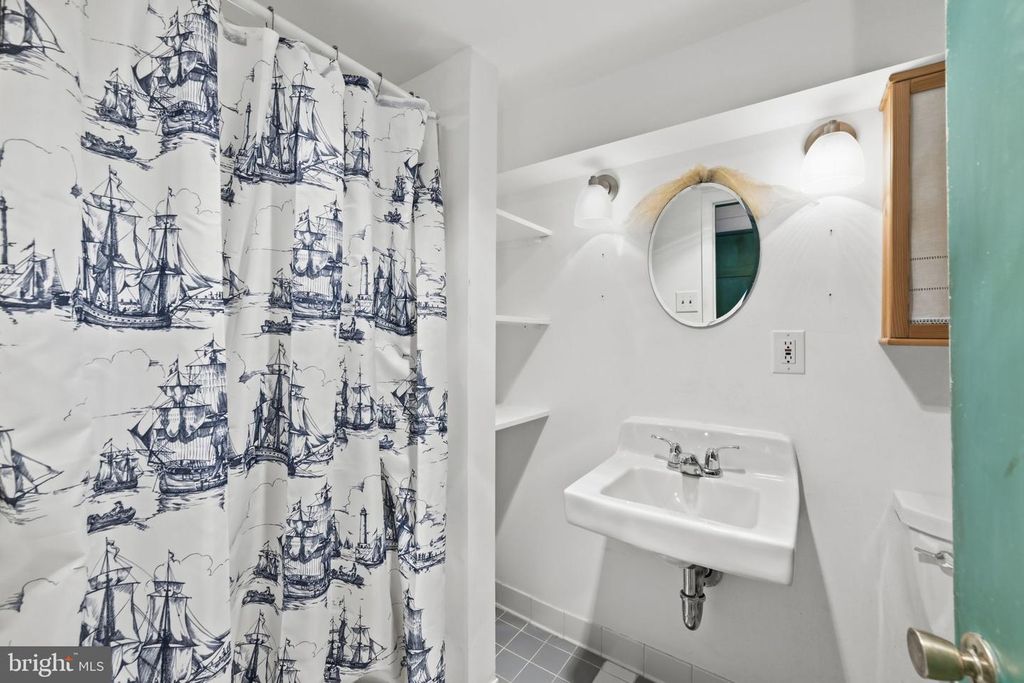 Image 27 of property listing at 9634 PARKWOOD DR, Bethesda, MD 20814