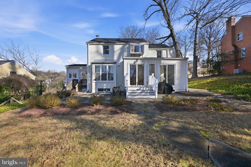 Image 29 of property listing at 9634 PARKWOOD DR, Bethesda, MD 20814