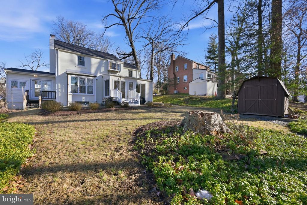 Image 30 of property listing at 9634 PARKWOOD DR, Bethesda, MD 20814