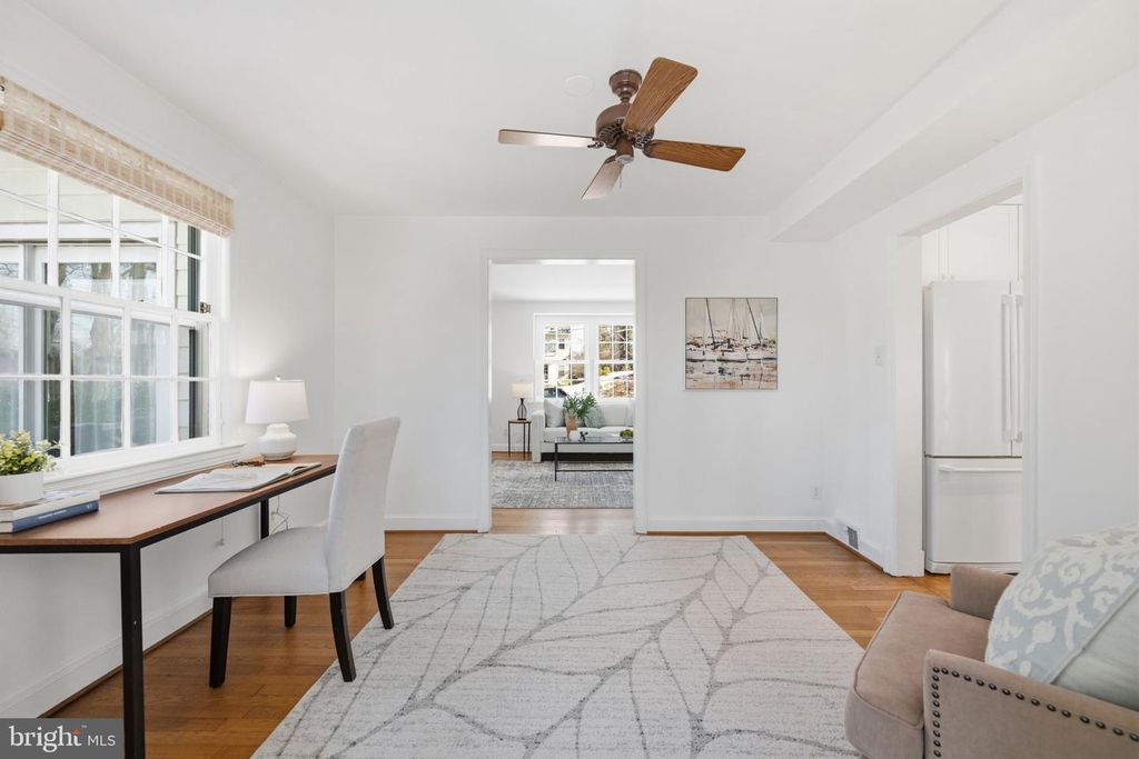 Image 4 of property listing at 9634 PARKWOOD DR, Bethesda, MD 20814