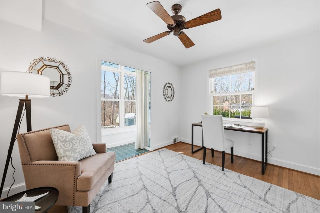 Image 5 of property listing at 9634 PARKWOOD DR, Bethesda, MD 20814