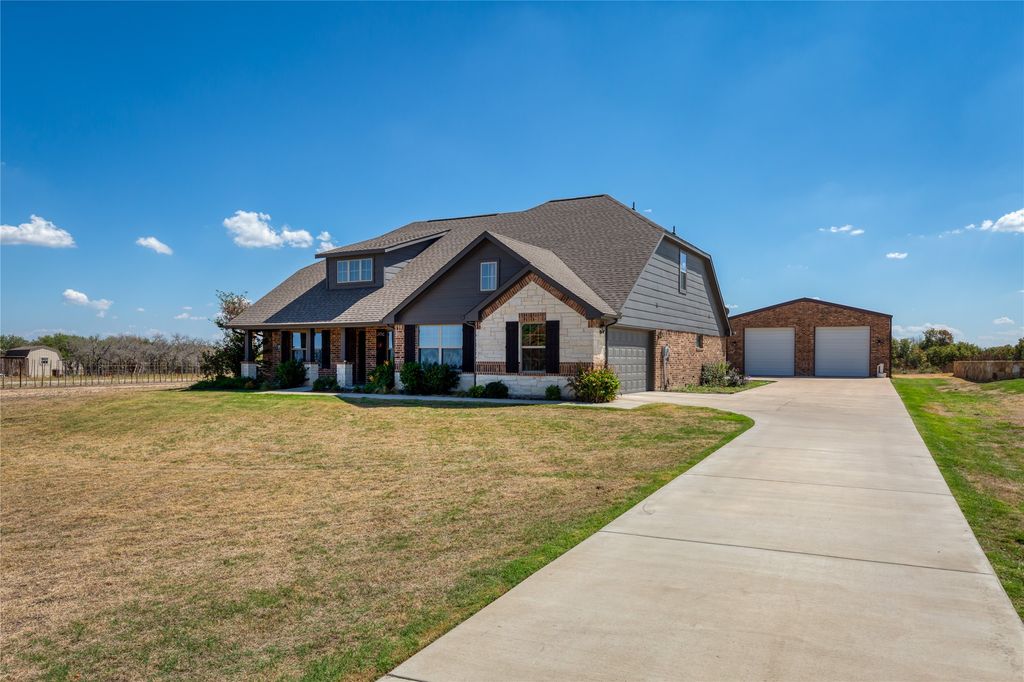 3841 J E Woody Road, Springtown, TX 76082 — exterior