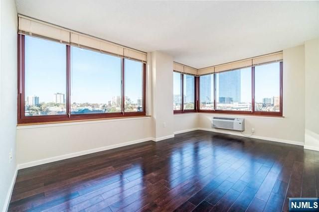 100 Old Palisade Road 2011, Fort Lee, NJ 07024